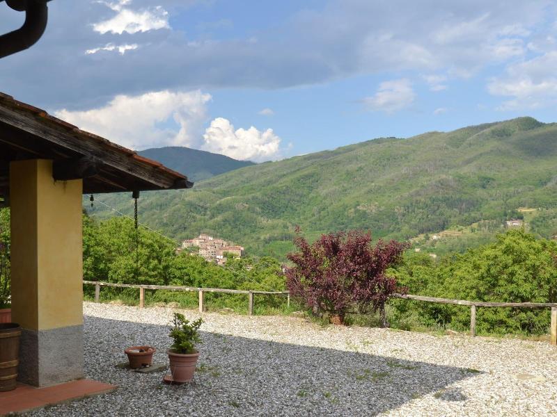 Beautiful Cottage in Pescia with Hot Tub image