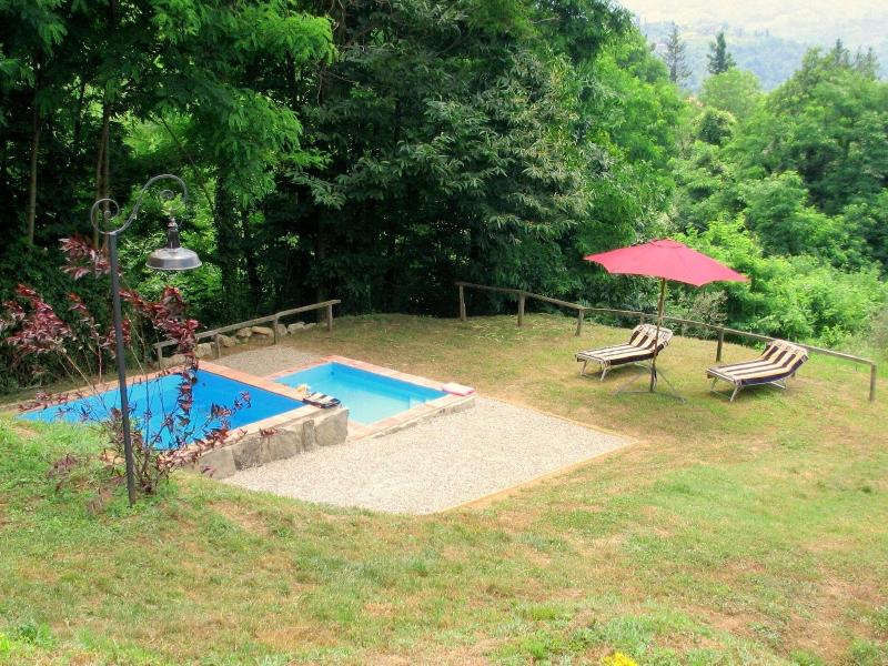 Beautiful Cottage in Pescia with Hot Tub image