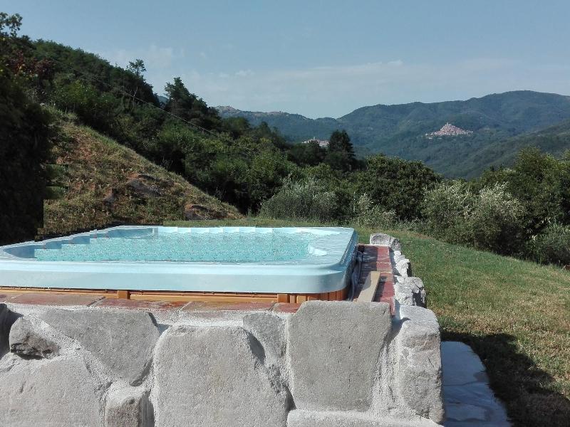 Beautiful Cottage in Pescia with Hot Tub image