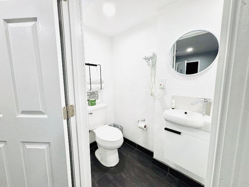Perfect Inn Motel image