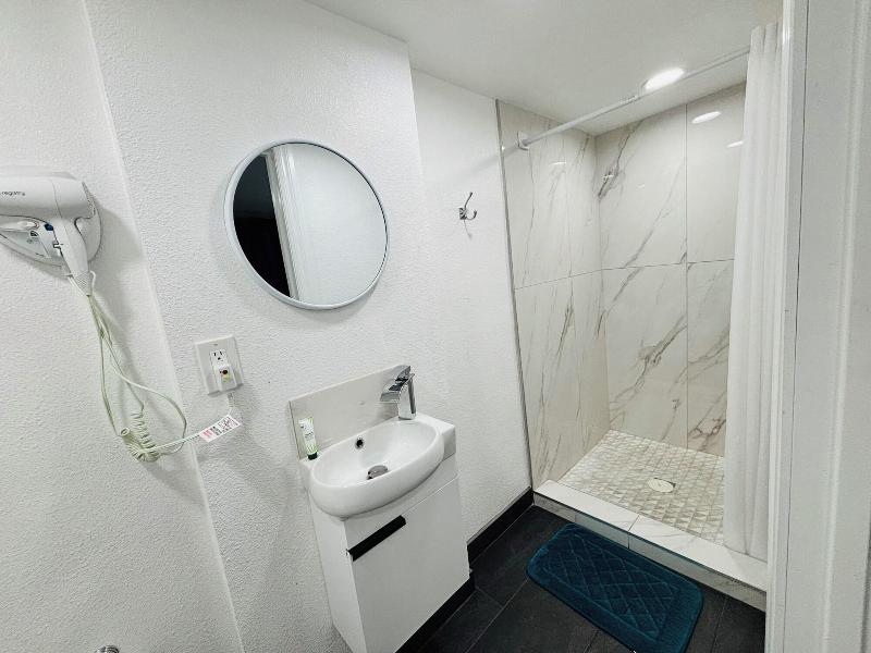 Perfect Inn Motel image