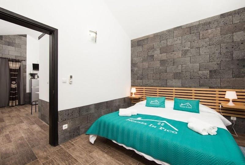 Casa Da PoÃ§a Branca image