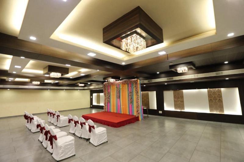 SHAGUN ROOMS & BANQUET Surat