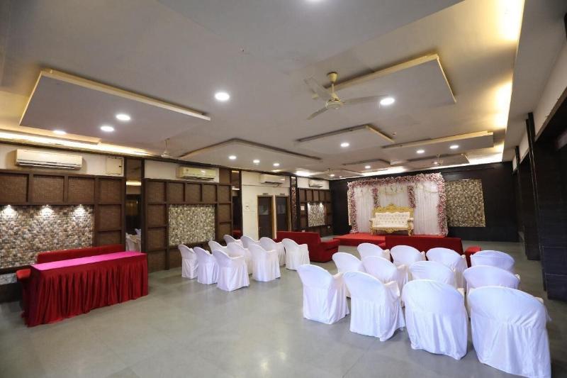 SHAGUN ROOMS & BANQUET Surat