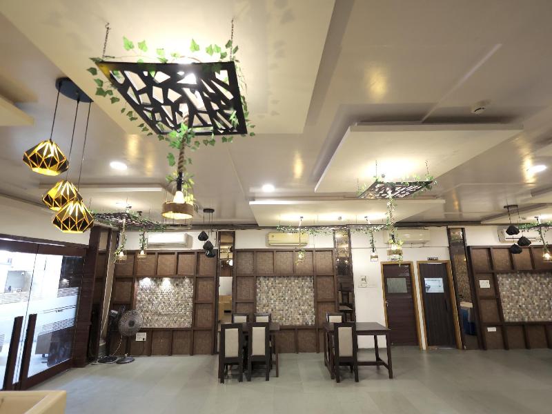 SHAGUN ROOMS & BANQUET Surat