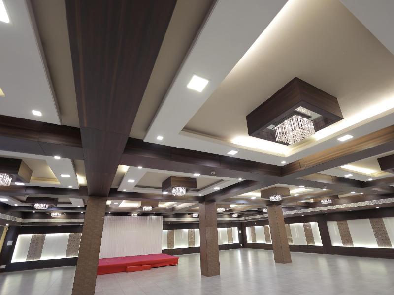 SHAGUN ROOMS & BANQUET Surat