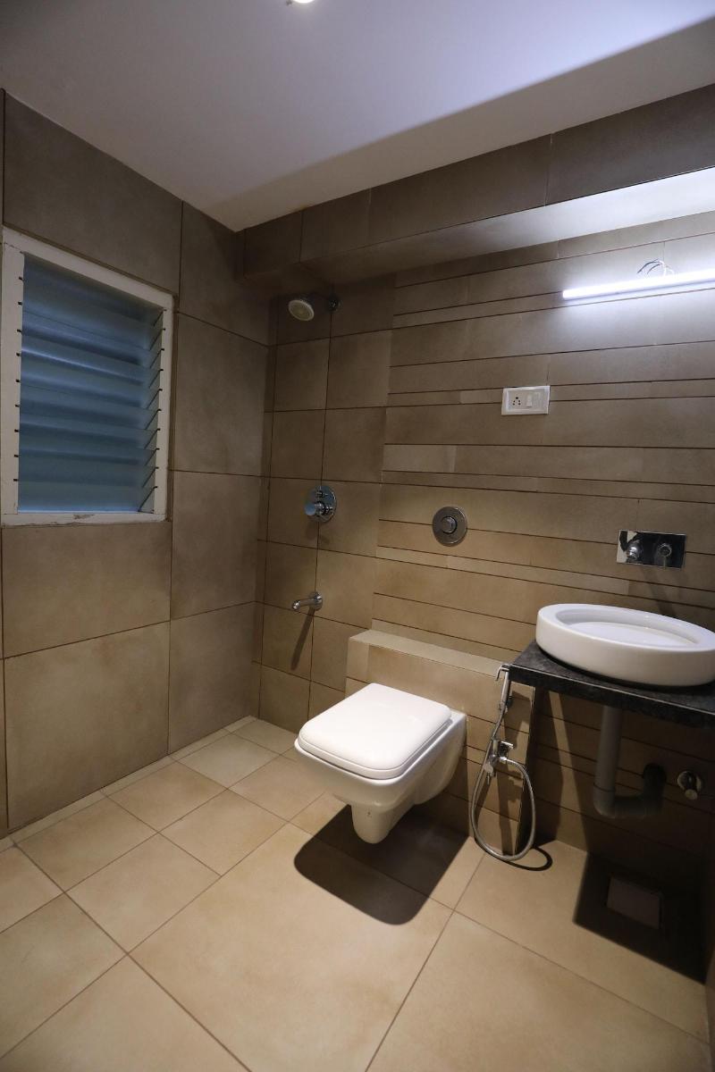 SHAGUN ROOMS & BANQUET Surat 4