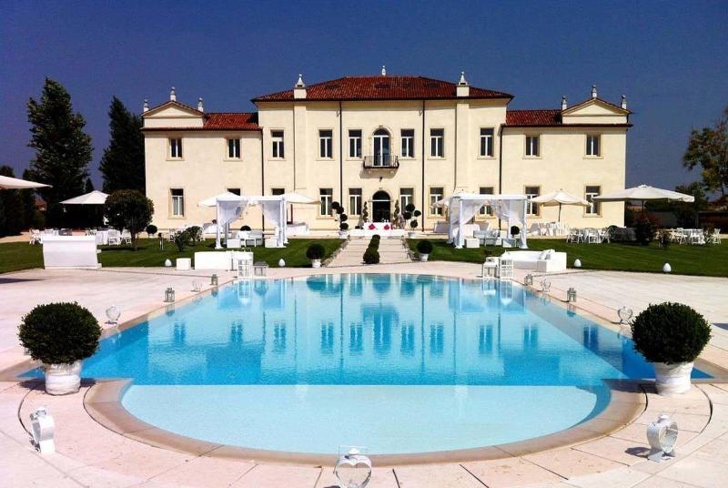 Villa Cornaro Tourist Suites image