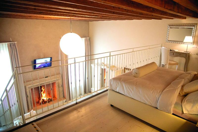 Villa Cornaro Tourist Suites image