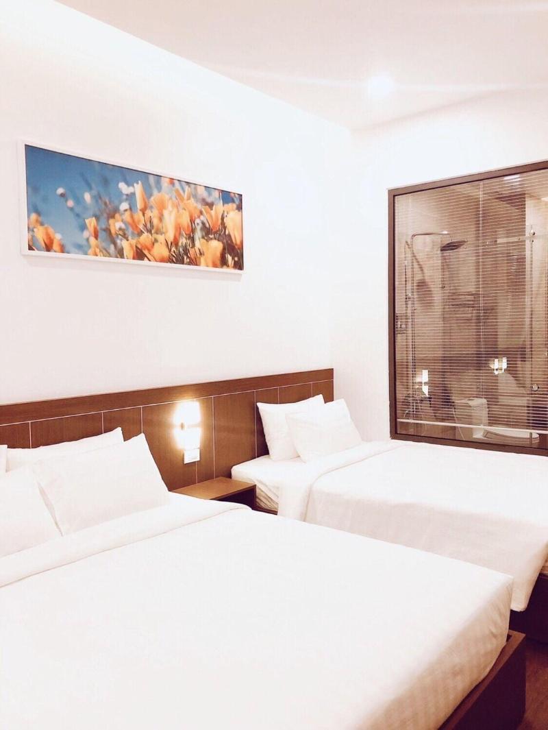Marina Hotel image