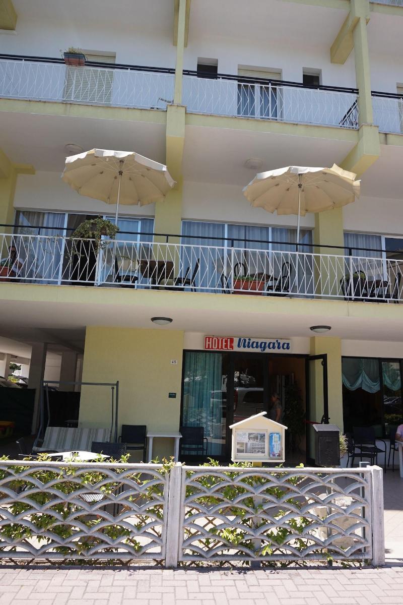Hotel Niagara image