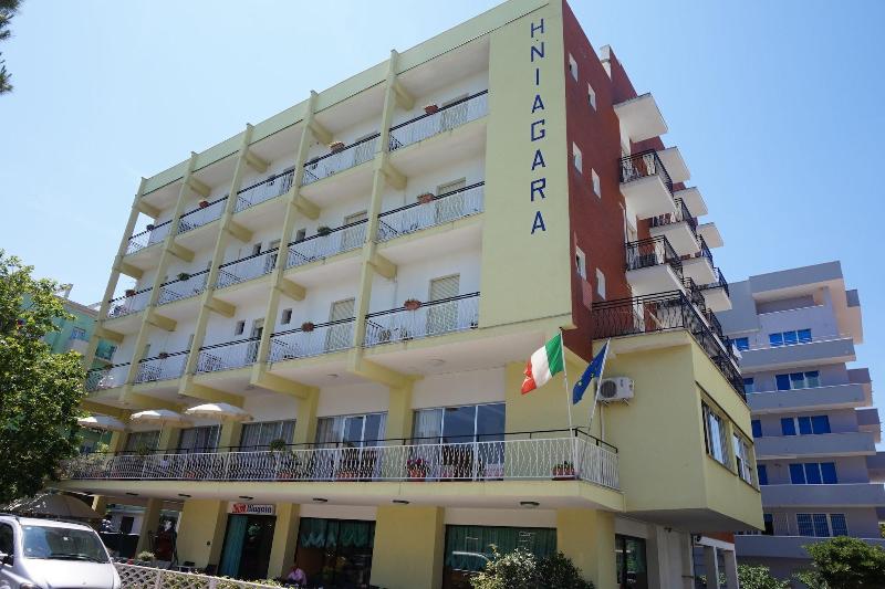 Hotel Niagara image