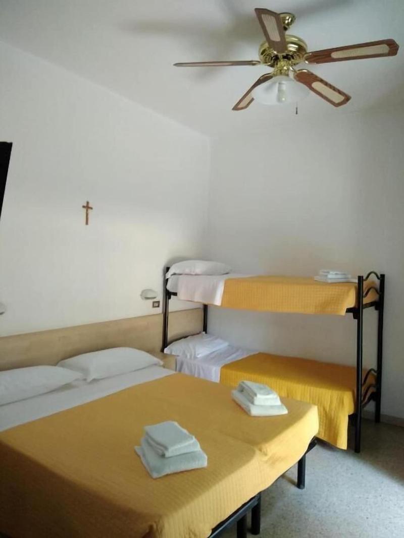 Hotel Niagara image