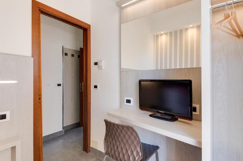 Hotel Cavour image