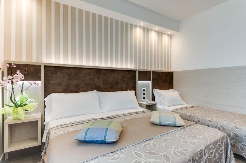 Hotel Cavour image