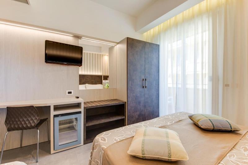 Hotel Cavour image