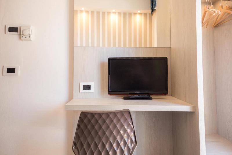 Hotel Cavour image