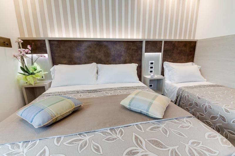 Hotel Cavour image