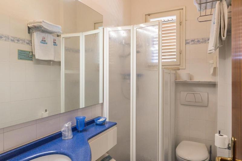 Hotel Cavour image