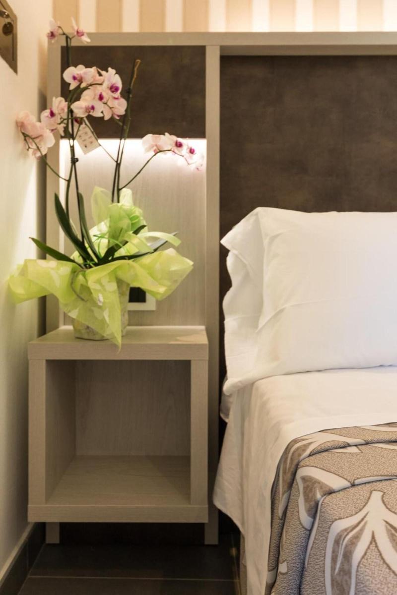 Hotel Cavour image