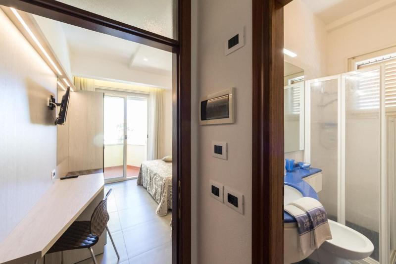 Hotel Cavour image