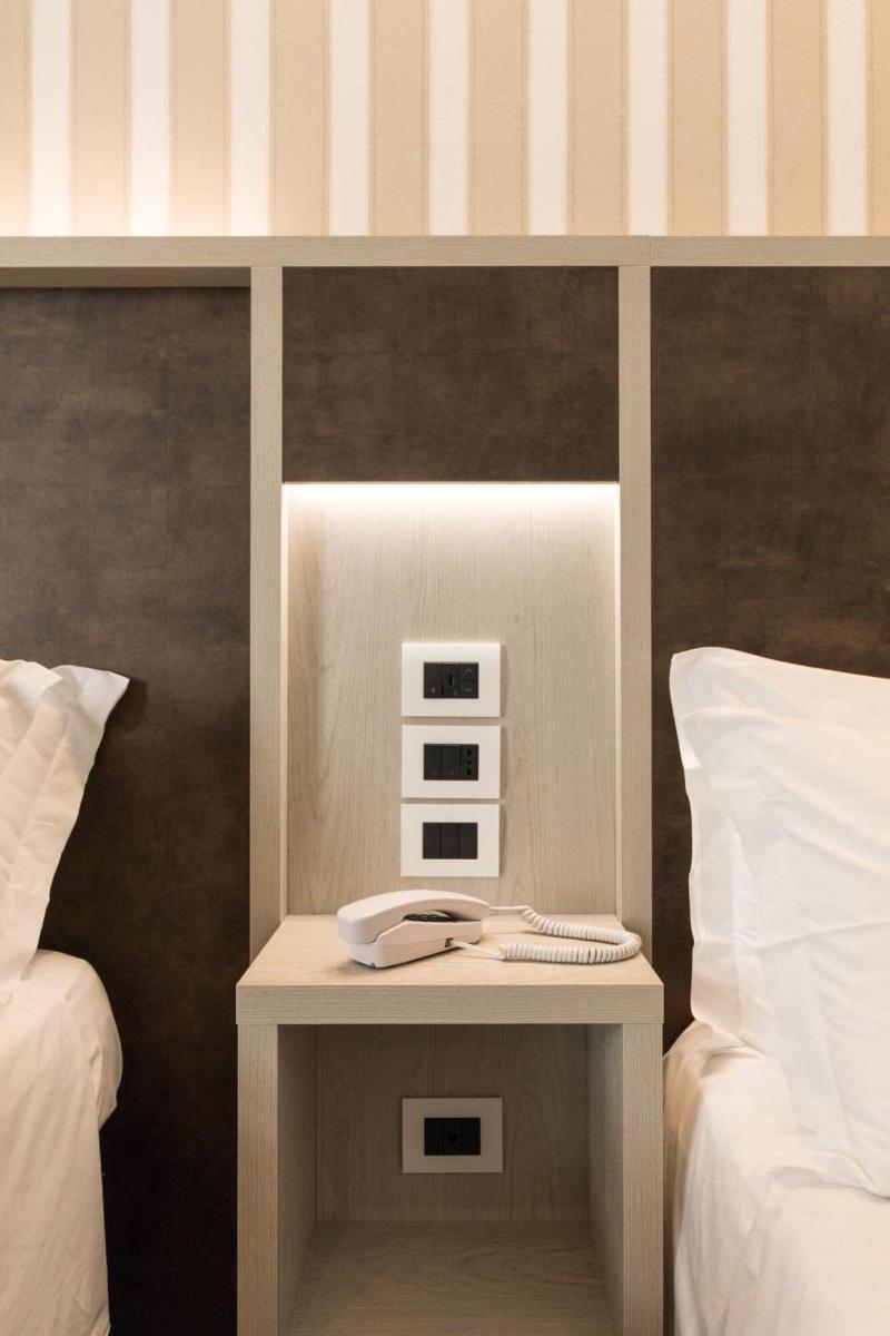 Hotel Cavour image