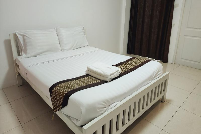 Zenith Life Hotel by ZUZU