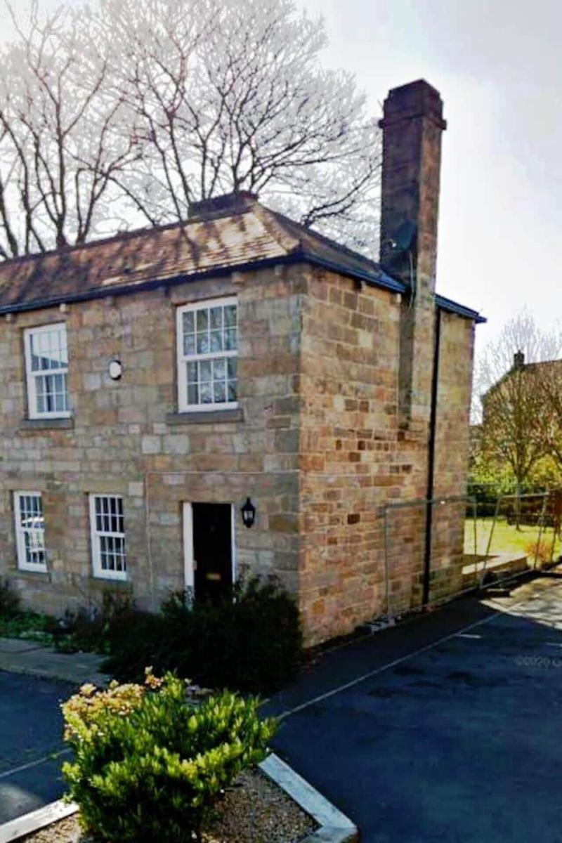 Cheerful 2-bed Cottage With 2 Free Parking, Leeds — photo 2
