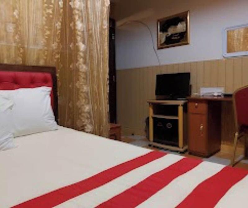 Golden Palace Hotel image