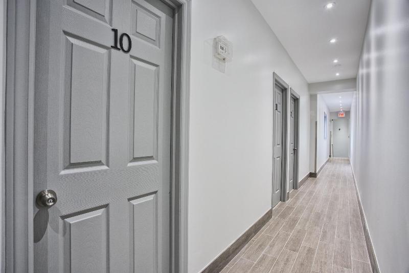 Toronto Rooms and Suites image