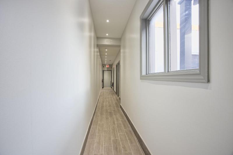 Toronto Rooms and Suites image