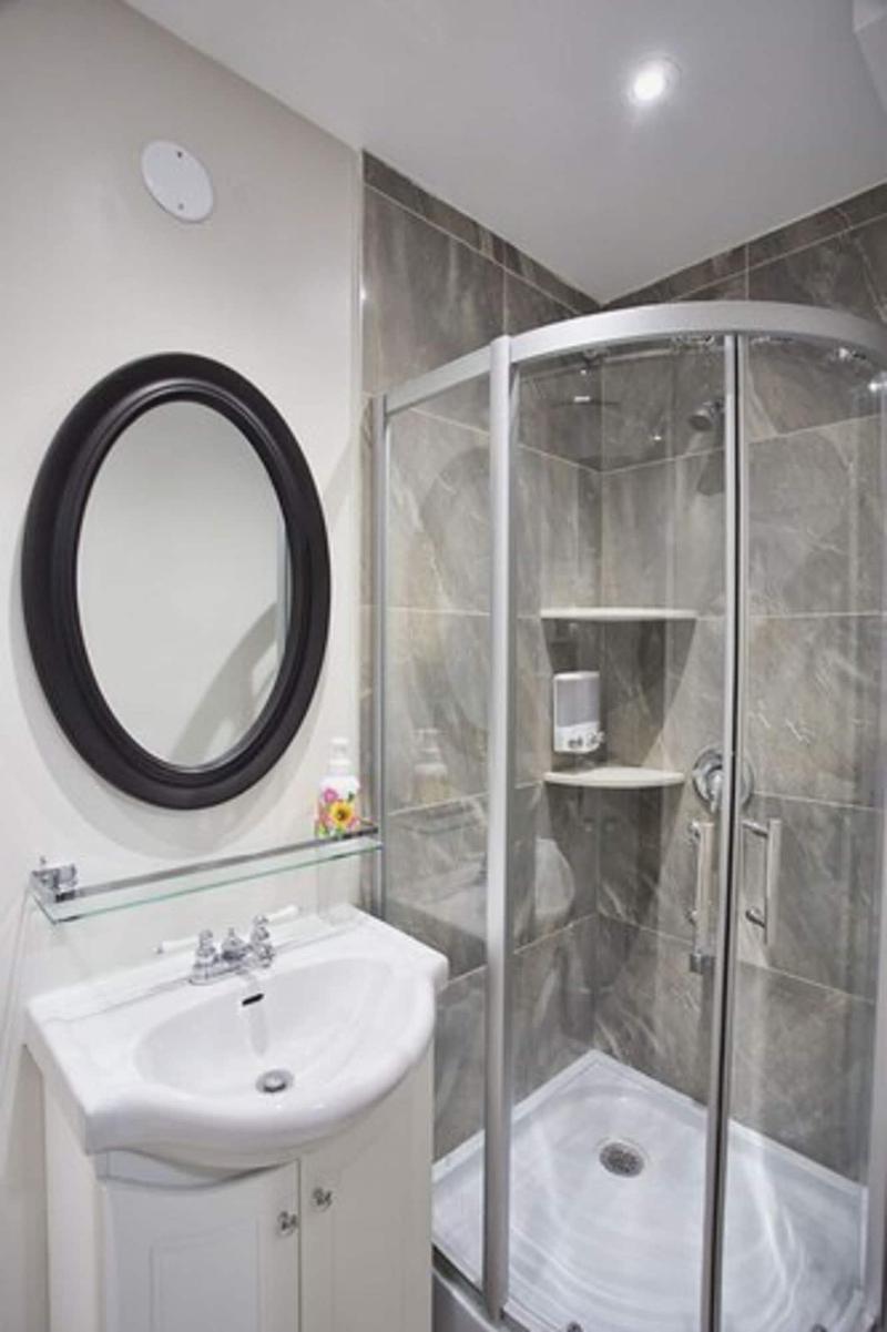 Toronto Rooms and Suites image