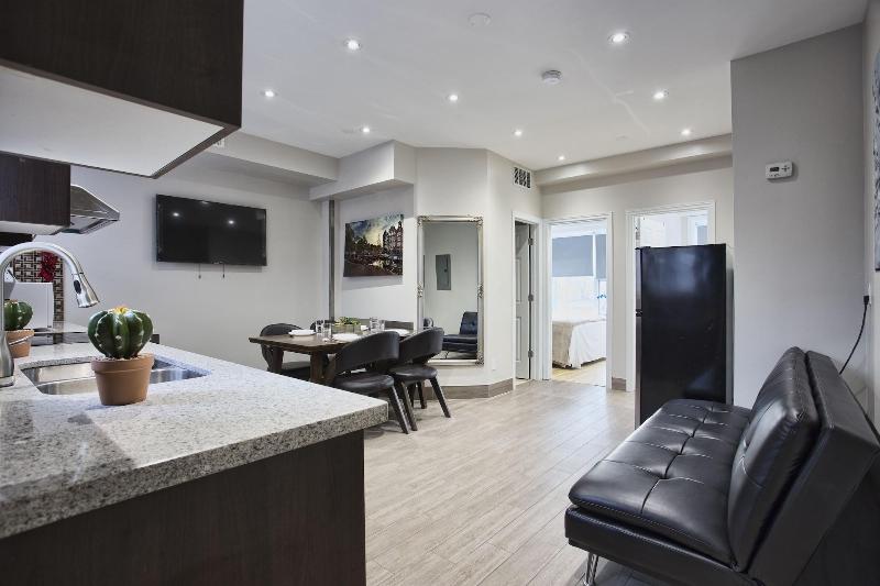 Toronto Rooms and Suites image
