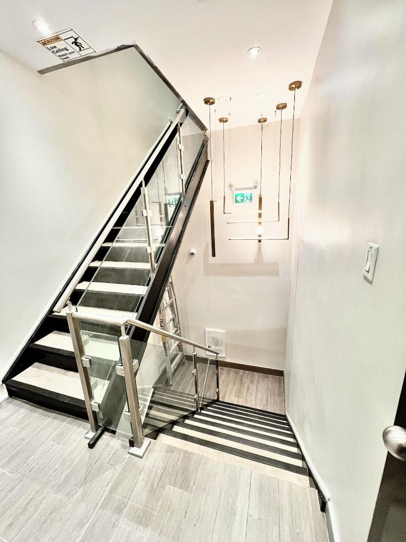 Toronto Rooms and Suites image