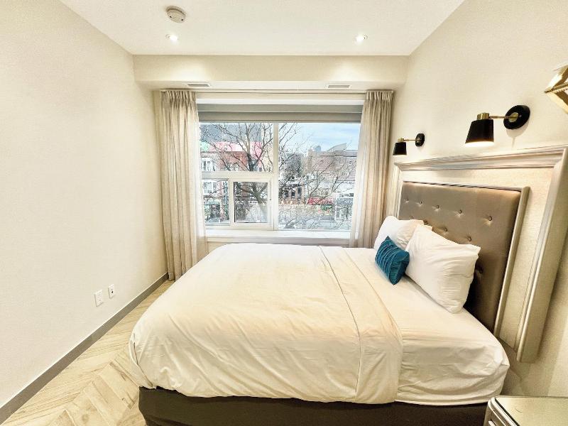 Toronto Rooms and Suites image
