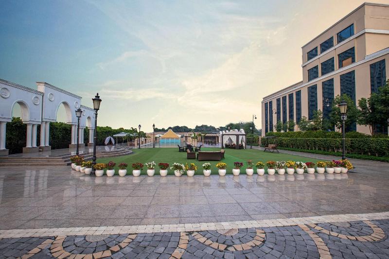The Gaurs Sarovar Portico image