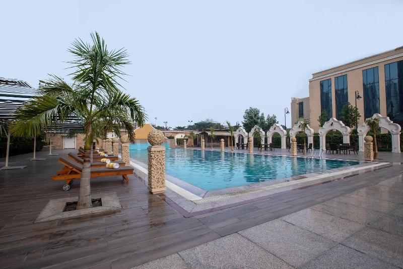 The Gaurs Sarovar Portico image