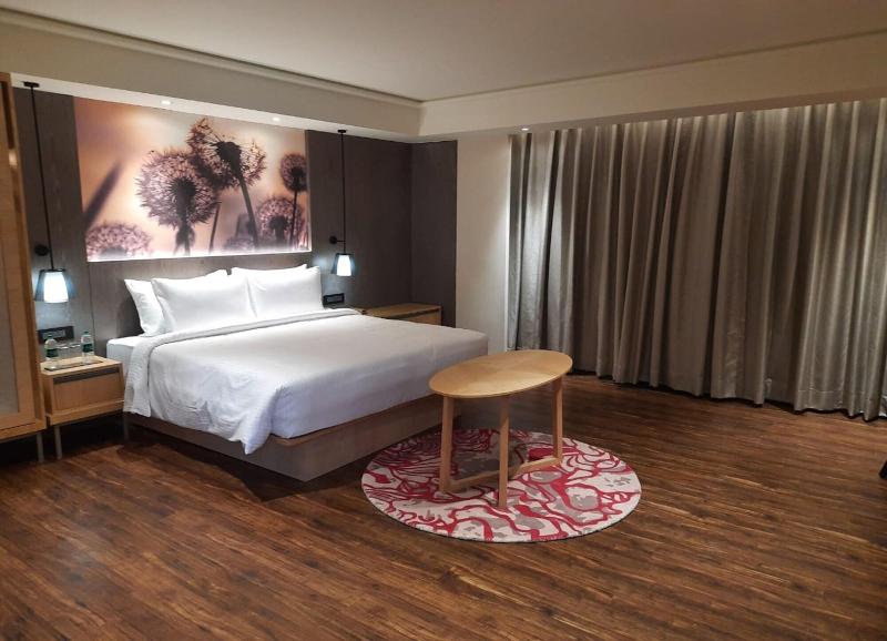 The Gaurs Sarovar Portico image