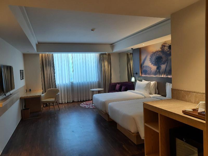 The Gaurs Sarovar Portico image