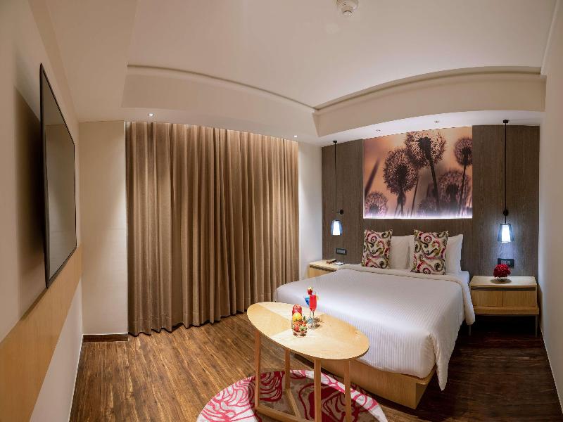 The Gaurs Sarovar Portico image