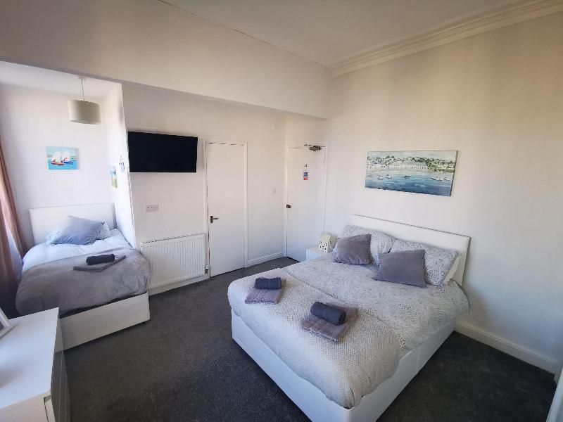 The Thoresby Guest House Scarborough image
