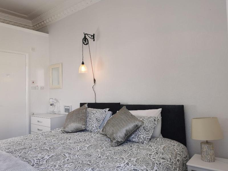 The Thoresby Guest House Scarborough image