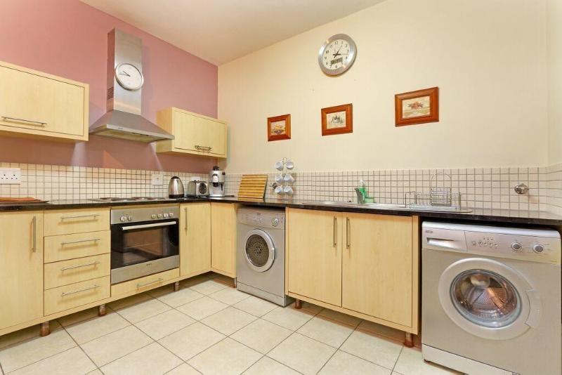 Knightsbridge Tower Apartment image