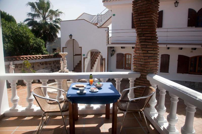Hostal Mar de Frente image