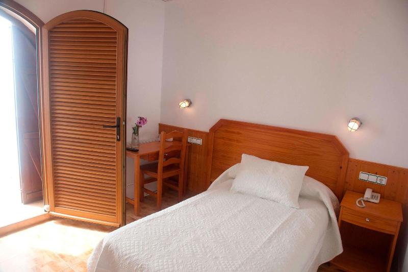 Hostal Mar de Frente image