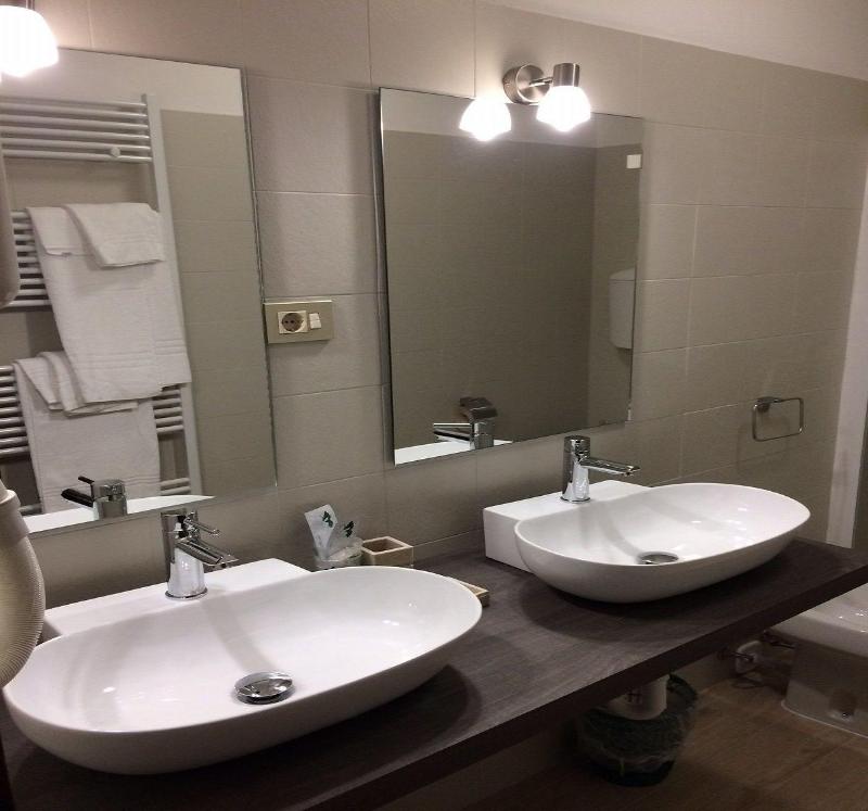 Hotel Roma image