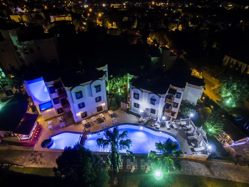 Mira Suites — general view