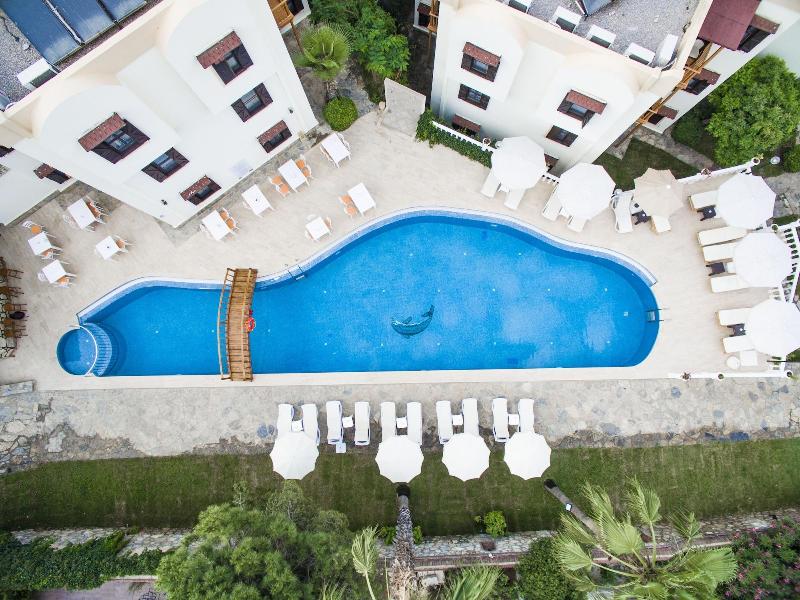 Mira Suites image