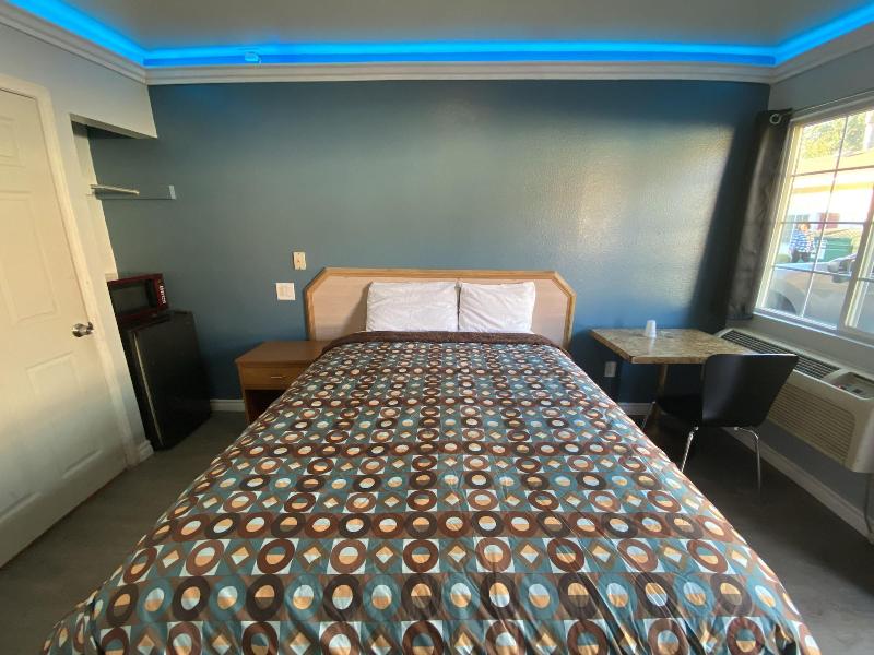 Sands Inn image