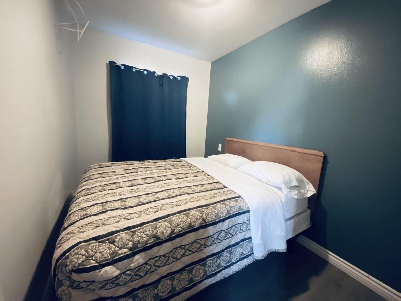 Sands Inn image